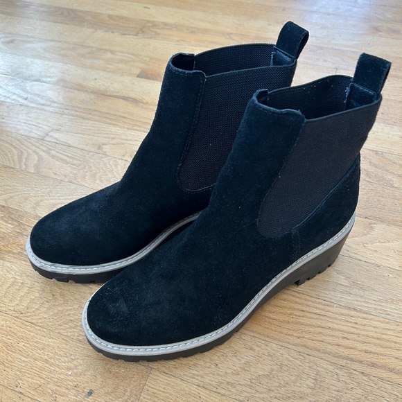 Dolce Vita Chelsea Boots - Picture 2 of 5